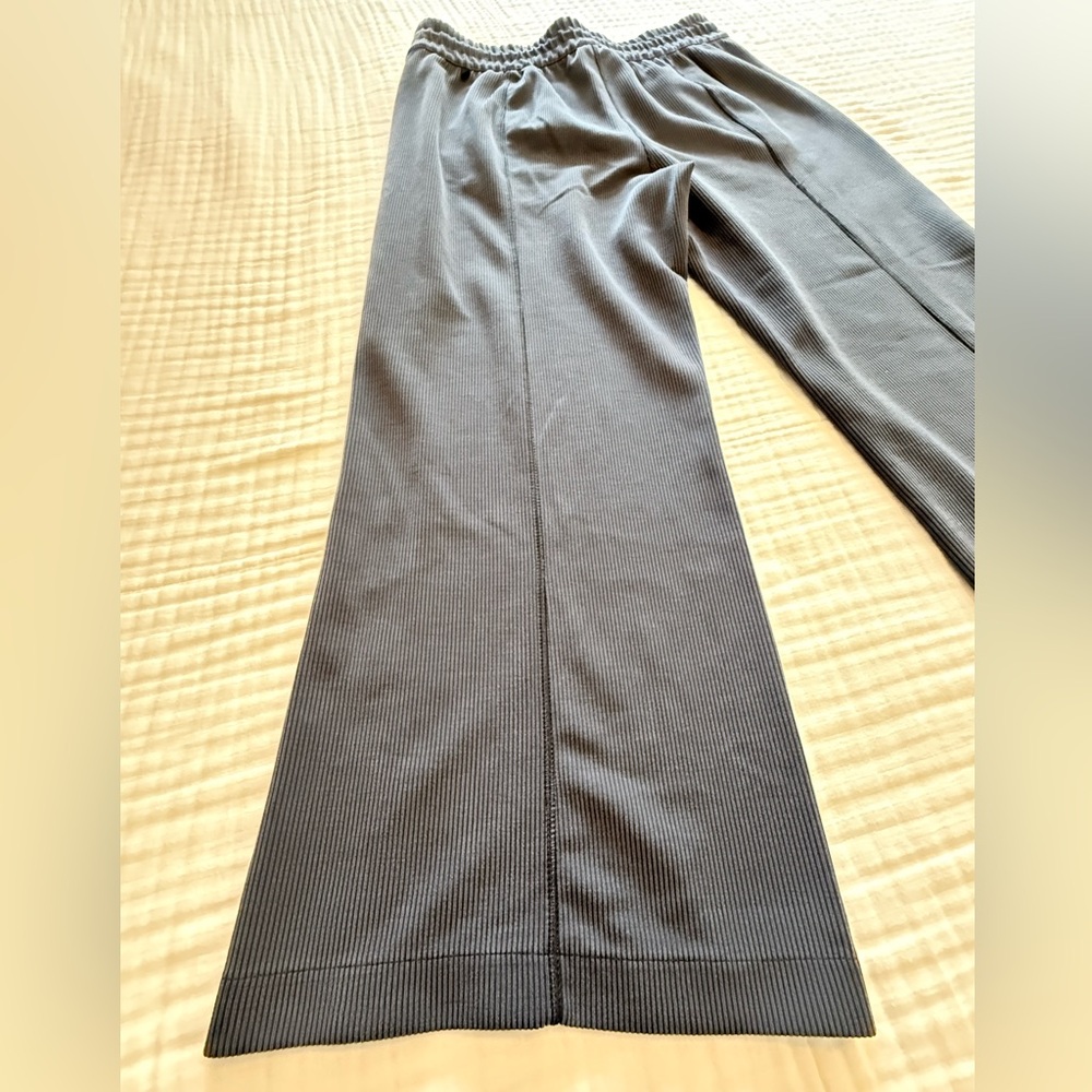 Lululemon Softreme Ribbed High Rise Wide Leg Crop Pants Black Charcoal Size 10 - Picture 13 of 14